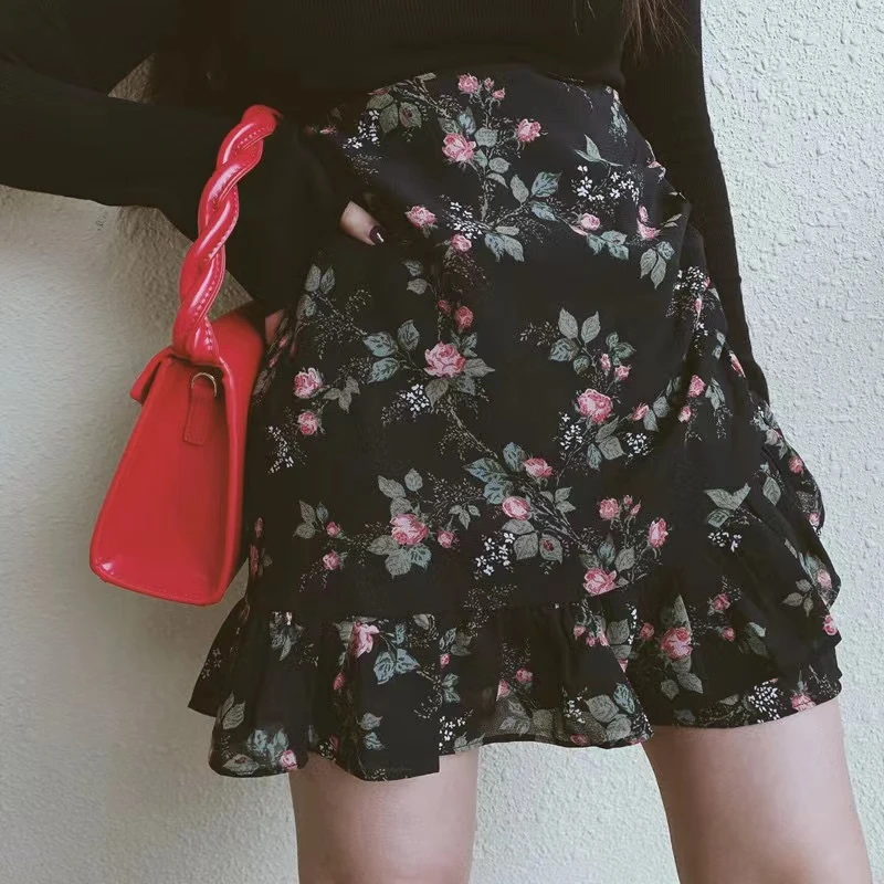碎花超短裙